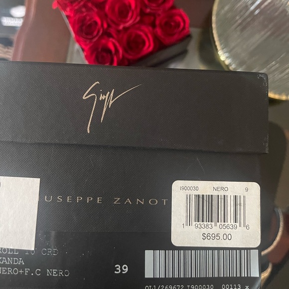 Giuseppe Zanotti Diamond studded two strap sandals - Picture 10 of 10